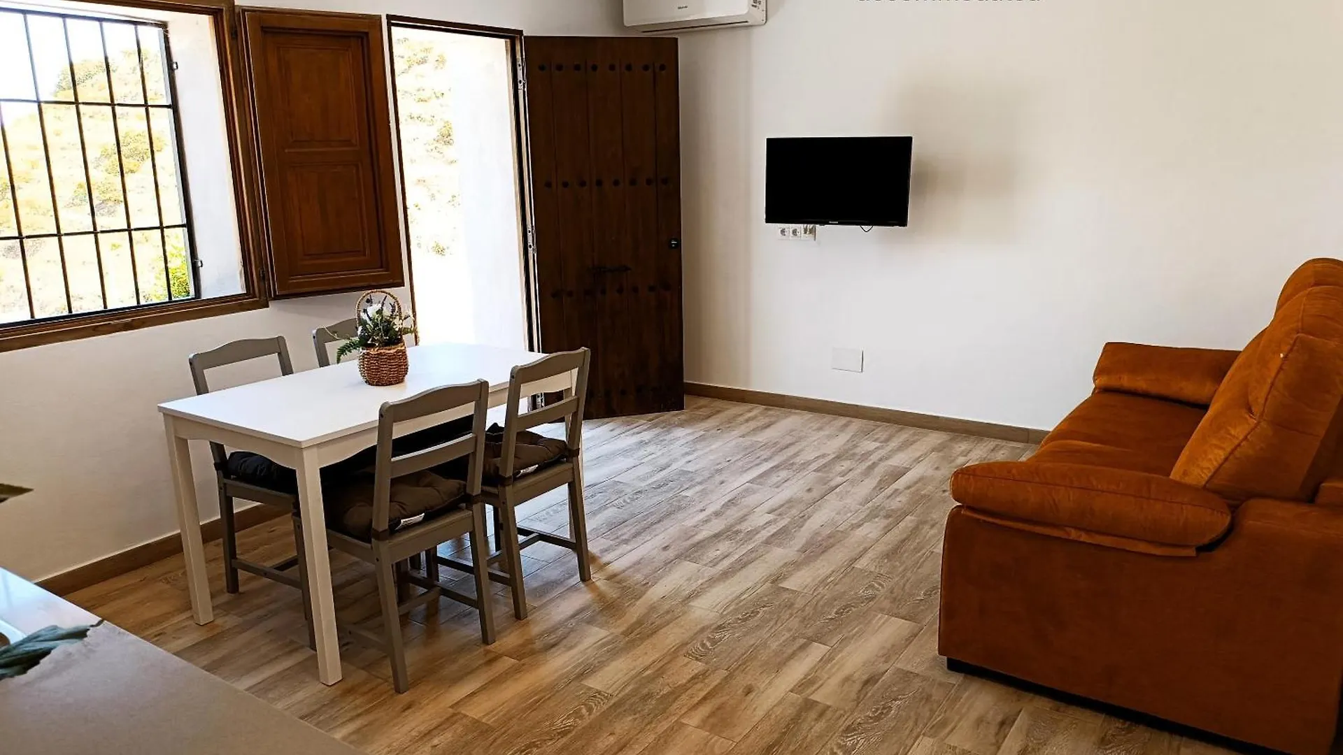 펜션 Cortijo Eucalipto Nerja 1 Con Piscina Privada 빌라 스페인
